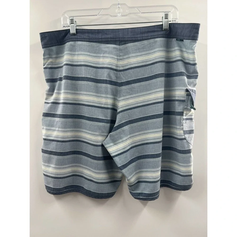 Vissla Men’s Board Shorts Hook & Loop Closure Blue Stripe Pockets Size 38 EUC